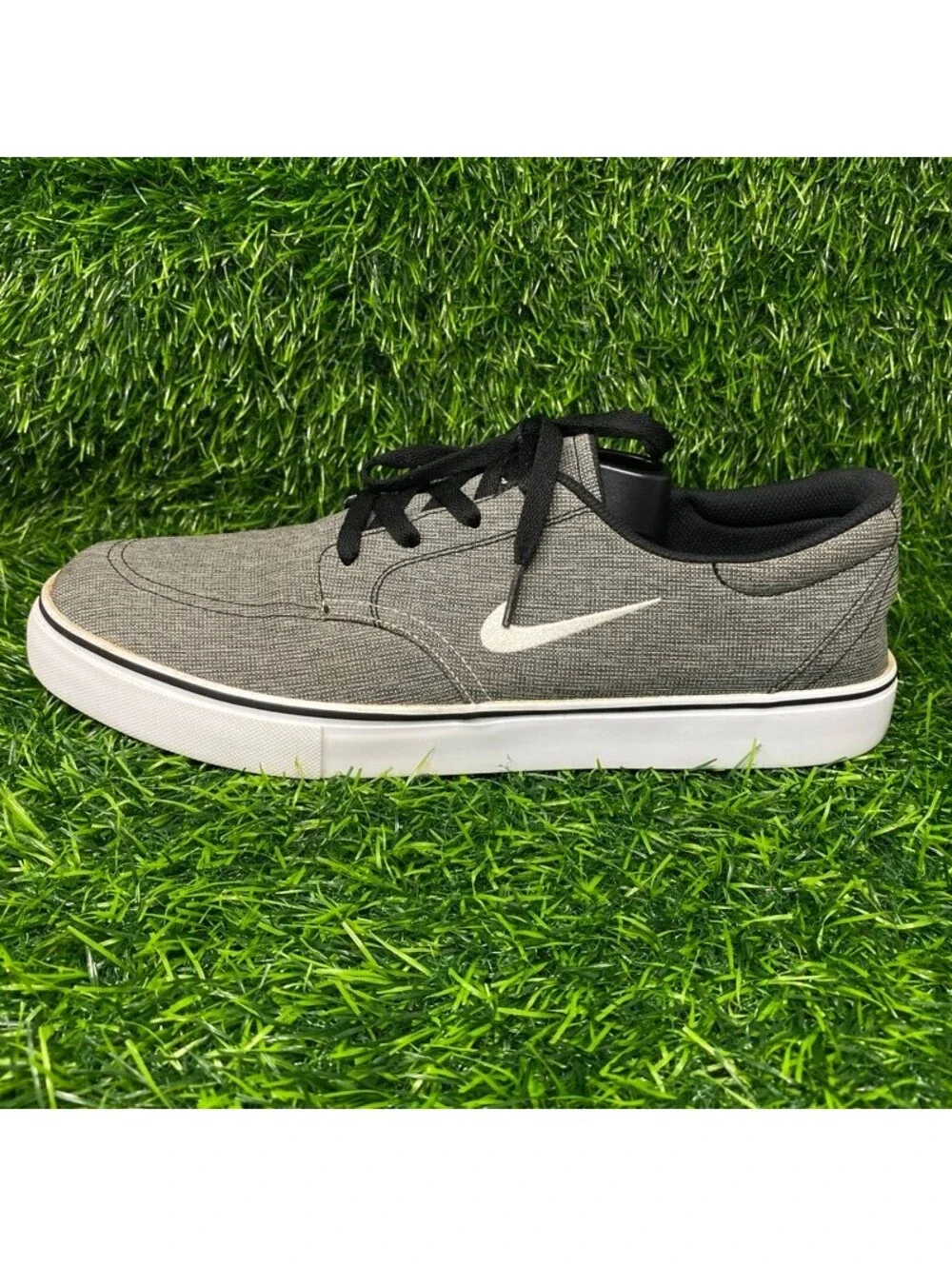Nike SB Sneakers 729825-011 Men's 13 Charcoal Gray Low Top Skate Shoes 2219